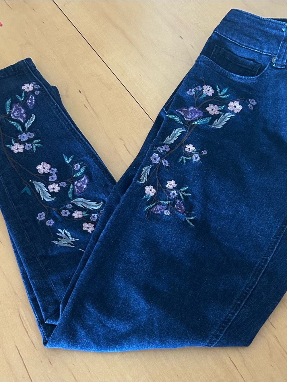 Embroidered Dark Blue Women’s Jeans - Floral Accent